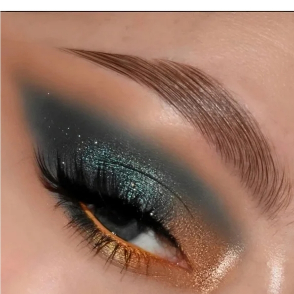 HOCUS POCUS 🕷🎃🧹 COLORPOP EYESHADOW PALETTE 🎨 NWT - Picture 7 of 8